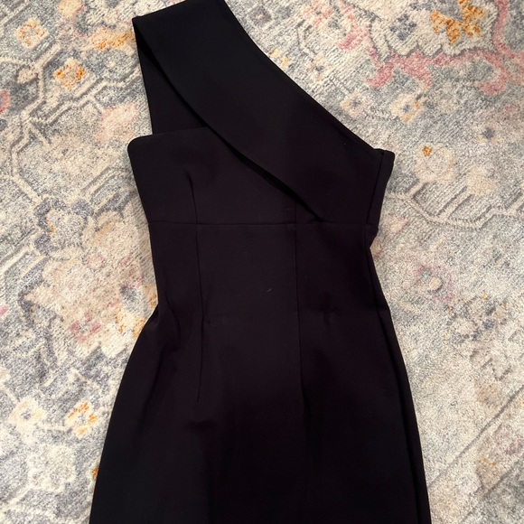 Black one shoulder dress - Picture 1 of 3